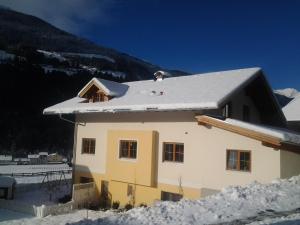Nespecifikovaný výhled na hory nebo výhled na hory při pohledu z apartmánu