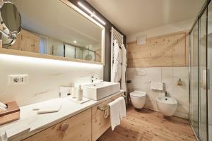 Kupatilo u objektu Goldene Rose Karthaus a member of Small Luxury Hotels of the World
