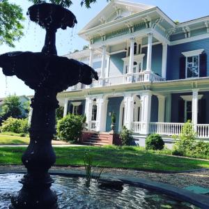 Photo de la galerie de l'établissement Elmwood 1820 Bed & Breakfast Inn, à Washington