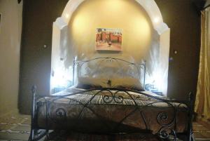 Riad Anma客房内的一张或多张床位