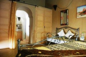 Riad Anma客房内的一张或多张床位