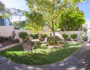 Jardín al aire libre en Buena Vista Motor Inn