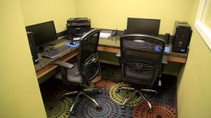 Holiday Inn Express and Suites Bossier City Louisiana Downs, an IHG Hotel
