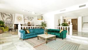 Uma área de estar em Villa Marina