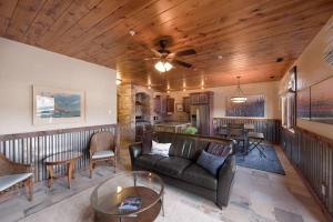 Φωτογραφία από το άλμπουμ του TimberCrest Downtown Lakeview Condo South by Casago McCall - Donerightmanagement σε McCall