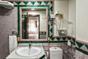 
A bathroom at Hotel Casa Morisca
