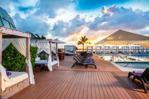 Bazén v ubytování Crown Paradise Club Cancun - All Inclusive nebo v jeho okolí