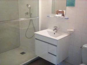 Auberge De L'Omois tesisinde bir banyo