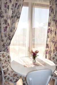 A seating area at Cascadas Ravda - Gorgeous 2 bedrooms family apartment