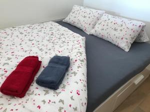 Postel nebo postele na pokoji v ubytování Škorničkův statek