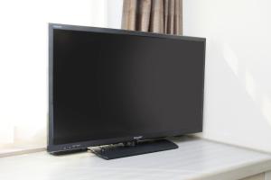 TV a/nebo společenská místnost v ubytování Daiwa Roynet Hotel Tokyo Osaki