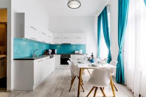 Kuchyň nebo kuchyňský kout v ubytování Luxury Paulay street Apartment