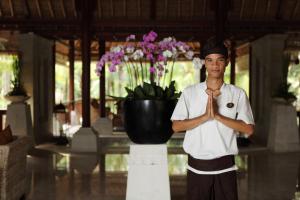 Členové personálu v ubytování The Ubud Village Resort & Spa