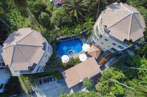 an overhead view of a house with a swimming pool at Chaweng Noi Residence in Chaweng Noi Beach