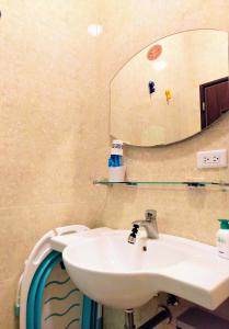 Uma casa de banho em Yilan 1955 B&B Second Branch