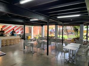 Mumma's Hostel Cairns餐厅或其他用餐的地方