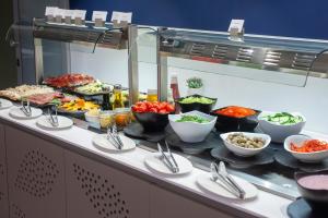 Makanan di atau berdekatan hotel