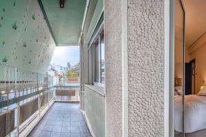 Posteľ alebo postele v izbe v ubytovaní A 2 bedroom luxurious experience in Pagrati
