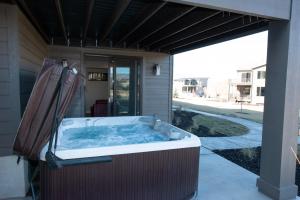 Gallery image of Gorgeous Decor with Private Hot Tub EW23 in Huntsville