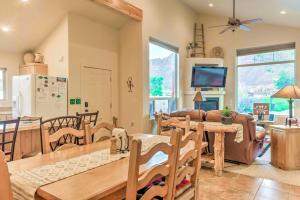 Φωτογραφία από το άλμπουμ του Rustic Moab Townhouse with Mtn Views 6 Mi to Town! σε Moab