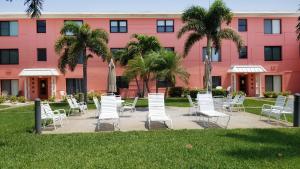 Gallery image of Gulf Winds Resort by Travel Resort Services in St. Pete Beach