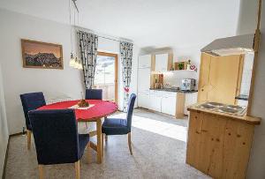 A kitchen or kitchenette at Ferienwohnung Kienast