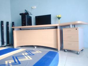 TV tai viihdekeskus majoituspaikassa Kost Harian Semarang Murah