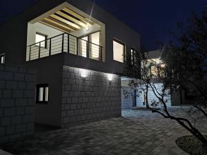 Budova, kde se vila nachází