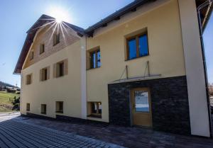 Budova, v ktorej sa apartmánový hotel nachádza