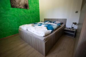 Posteľ alebo postele v izbe v ubytovaní Apartmány pod Jeřábem, Šanov 67, Červená Voda