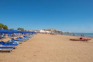 Pantai di atau dekat dengan hotel