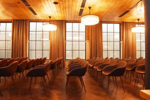 Zaplecze biznesowe lub konferencyjne w obiekcie Artisan Park