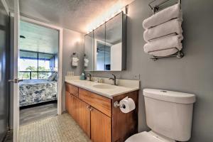 Ένα μπάνιο στο Resort Townhome with Pool - Walk to Pohaku Beach +17 φωτογραφίες