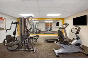 Fitness centrum a/nebo fitness zařízení v ubytování La Quinta by Wyndham Visalia/Sequoia Gateway