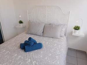 Postel nebo postele na pokoji v ubytování Apartamento en Playa Roca primer linea de mar (05)