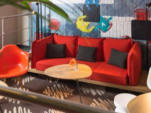 Istumisnurk majutusasutuses ibis Liège Centre Opéra