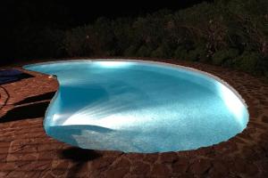 Πισίνα στο ή κοντά στο La Bergerie, with private pool and garden +9 φωτογραφίες