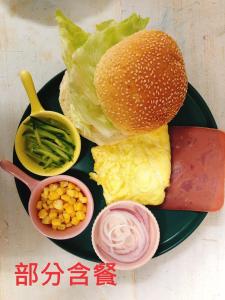 Jídlo v ubytování v soukromí nebo okolí