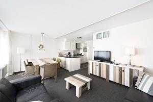 Kuchyň nebo kuchyňský kout v ubytování WestCord Strandhotel Seeduyn