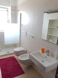 Bilik mandi di Apartment in Salerno Parco +23 gambar