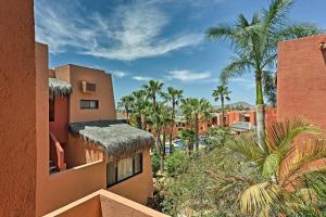 Foto de la galería de Cabo Condo with Balcony, Ocean Views and Resort Perks! en Cabo San Lucas