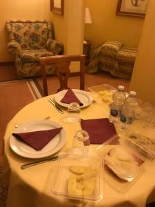 
Ein Restaurant oder anderes Speiselokal in der Unterkunft Residenza d'Aragona 
