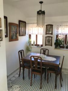 Fotografia z galérie ubytovania cottage with private swimming pool v destinácii Pavlov