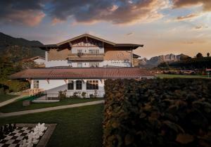 Nespecifikovaný výhled na hory nebo výhled na hory při pohledu z hotelu