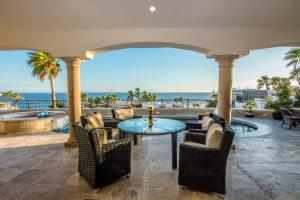 Zdjęcie z galerii obiektu Cabo Hacienda with Private Pool and Rooftop Terrace! w mieście Cabo San Lucas