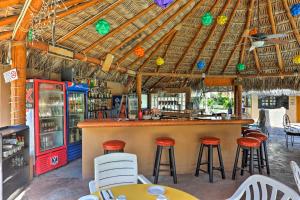 Лаундж или бар в Marina Sol Los Cabos Haven - Walk to Medano Beach!