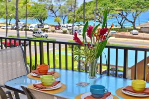 Maui Parkshore 307 - Stunning Remodel, Ocean Views veya yakınında bir havuz manzarası
