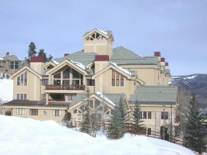Gallery image of Strawberry Park True Ski In Ski Out by Vail Realty in Beaver Creek