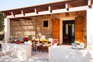 A patio or other outdoor area at Casa Piedra