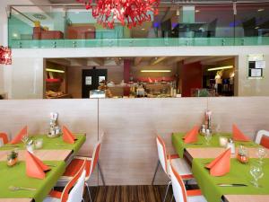 Restoran või mõni muu söögikoht majutusasutuses Ibis Wien Messe